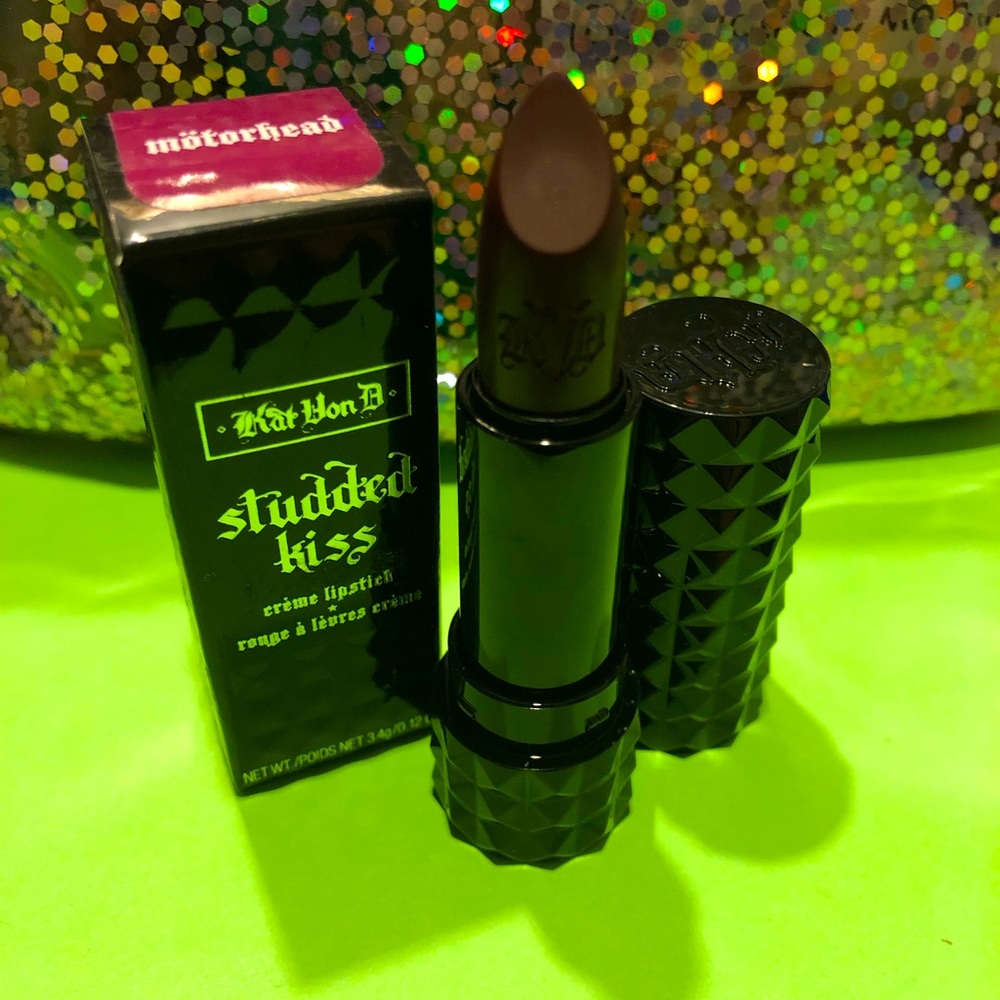 BNIB! Kat Von D Studded Kiss Creme Lipstick in MOTÖRHEAD 💄💋
Discontinued! HTF!